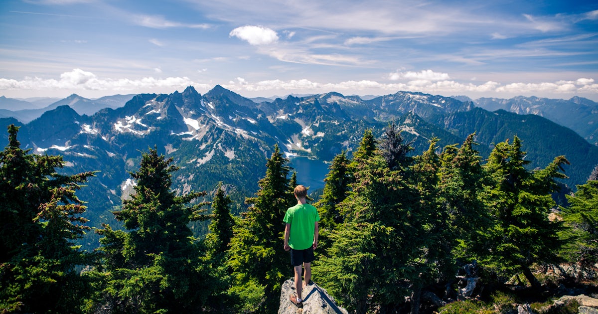 Explore the breathtaking trails of Snoqualmie Pass, a haven for hikers of all levels.