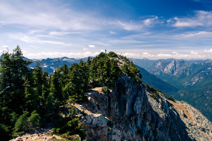 Witness the diverse landscapes awaiting adventurers at Snoqualmie Pass.