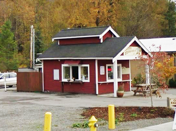 The charming Dark Horse Brew coffee shop nestled in historic downtown Snoqualmie, WA, bringing quality coffee to locals.