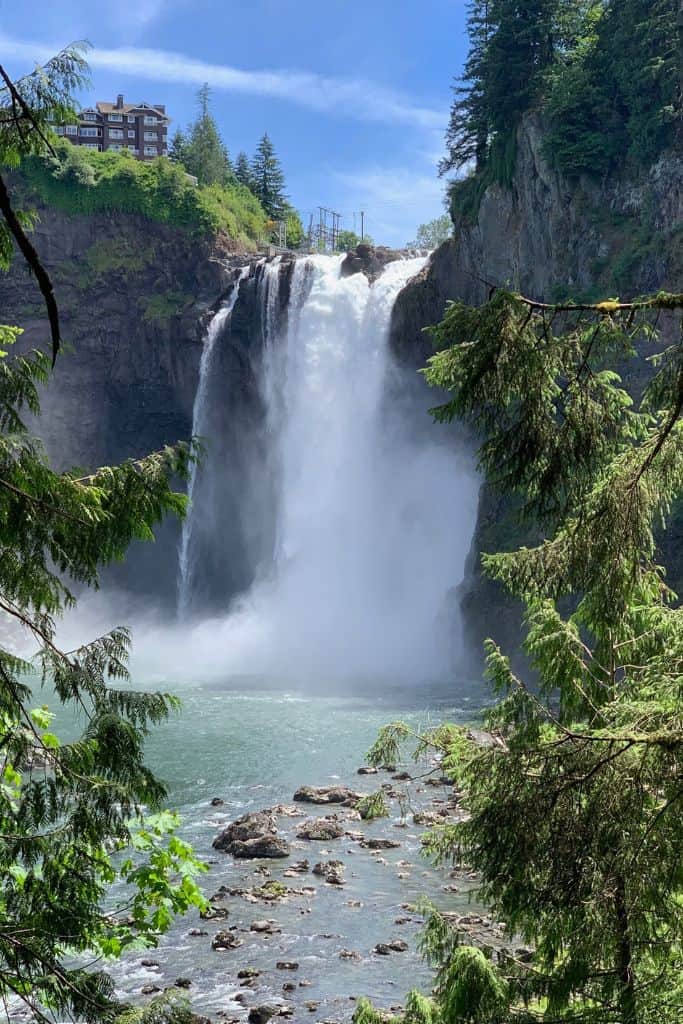 Covering everything from sights to history, this guide offers a local's take on experiencing Snoqualmie Falls.